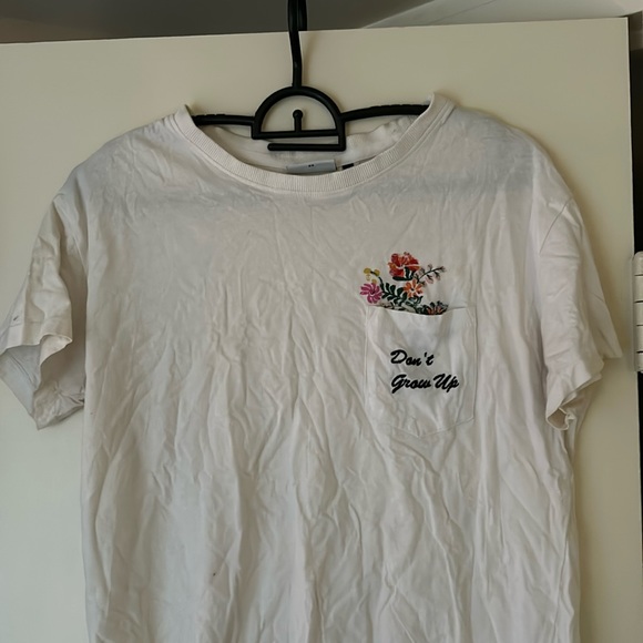 Noisy May t-shirt “don’t grow up” floral pocket print, size XS - Picture 1 of 3